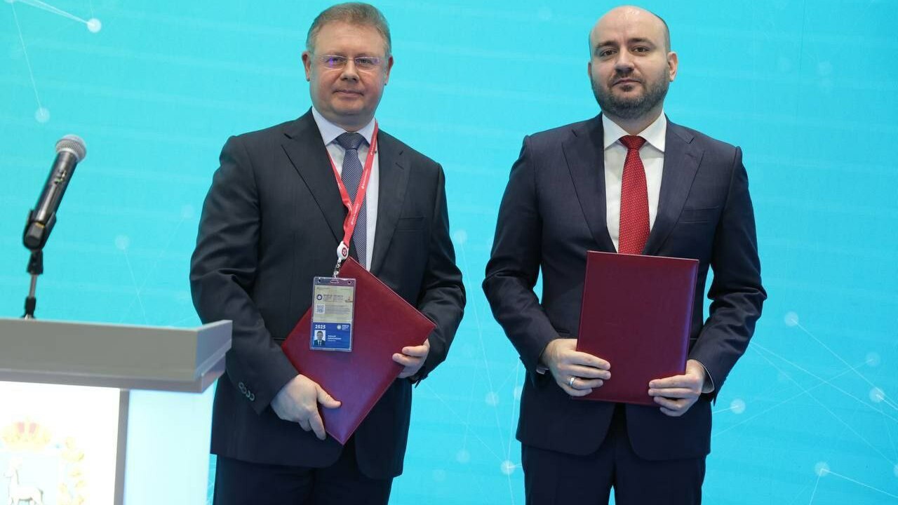 Правительство Самарской области и «КуйбышевАзот» подписали соглашение о сотрудничестве в рамках ПМЭФ на 25 млрд рублей Сегодня, 19 июня, в рамках Петербургского между...