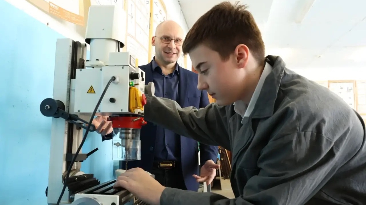 Также будет создан ресурсный центр для обучения...