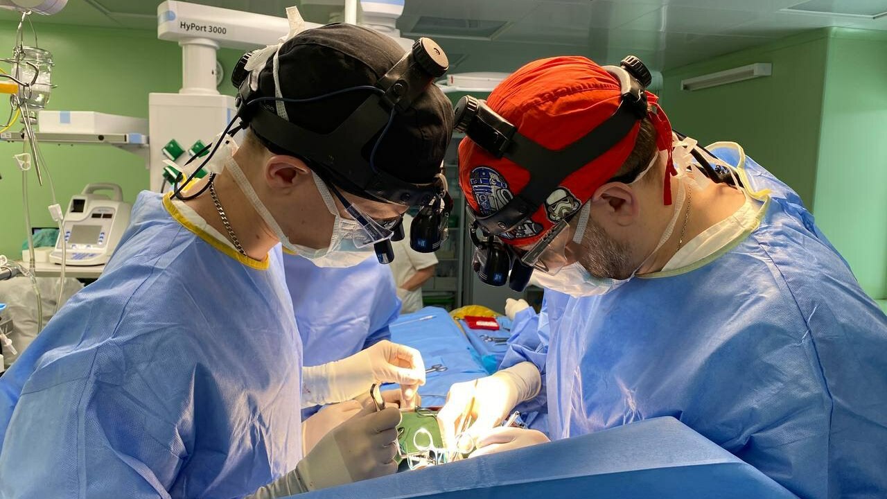 Сейчас малыш продолжает нормально расти и разви...