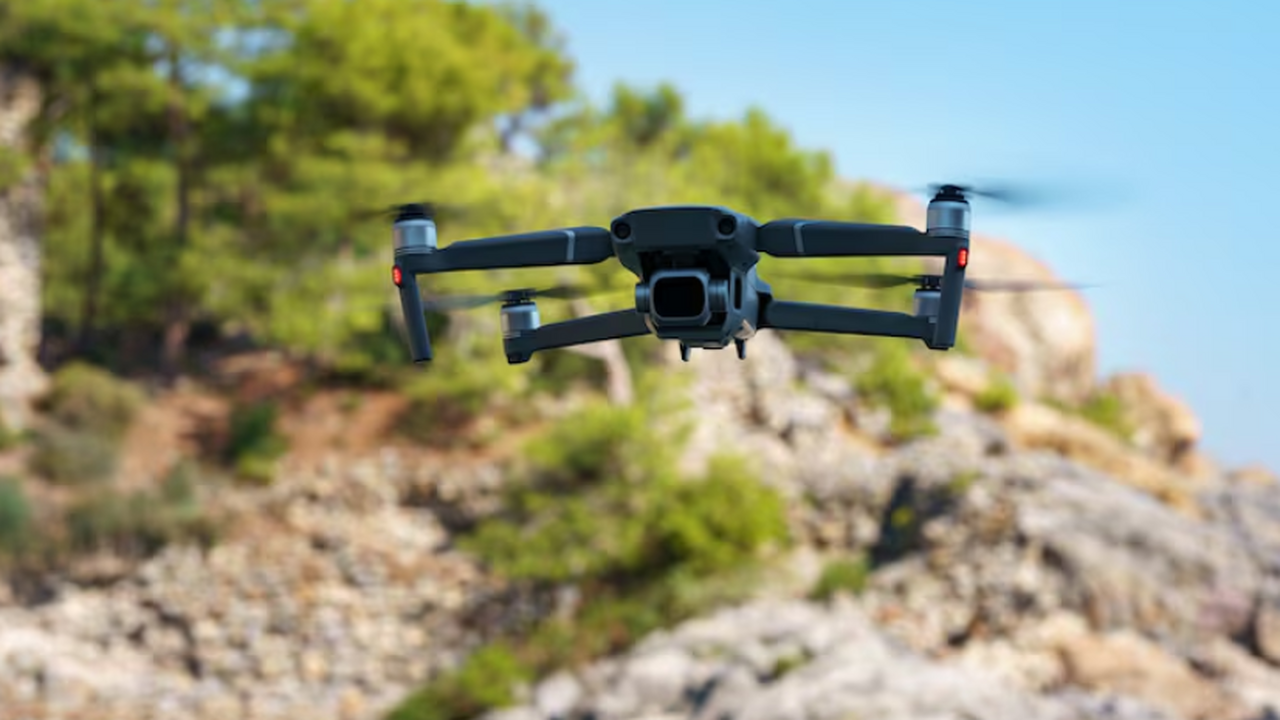 В Петербурге создали алгоритм, который помогает беспилотникам «видеть» дорогу Ученые создали систему обработки данных для бес...