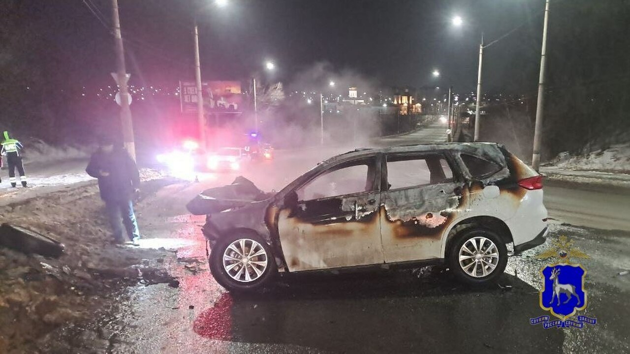 На месте ДТП работают сотрудники Госавтоинспекции