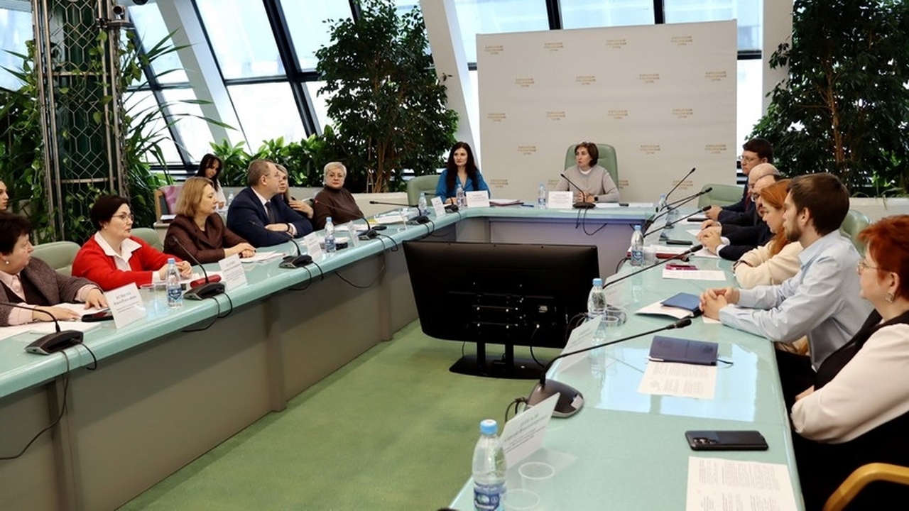 Комитет по здравоохранению губдумы обсудил ситу...