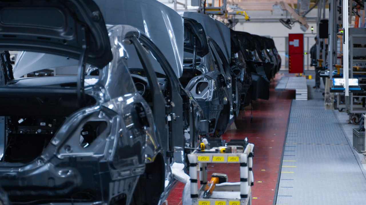 110km: почему не идет массовый выпуск кузовов из нержавеющей стали для авто Идея кажется логичной: сделай кузов из нержавей...