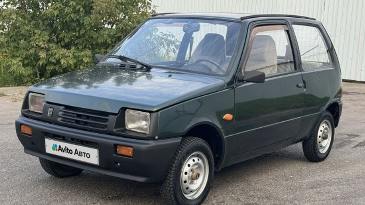 Аварийный автомобиль из федеральной собственности продают в Самаре за 2600 руб ВАЗ-2111 имеет значительные дефекты кузова