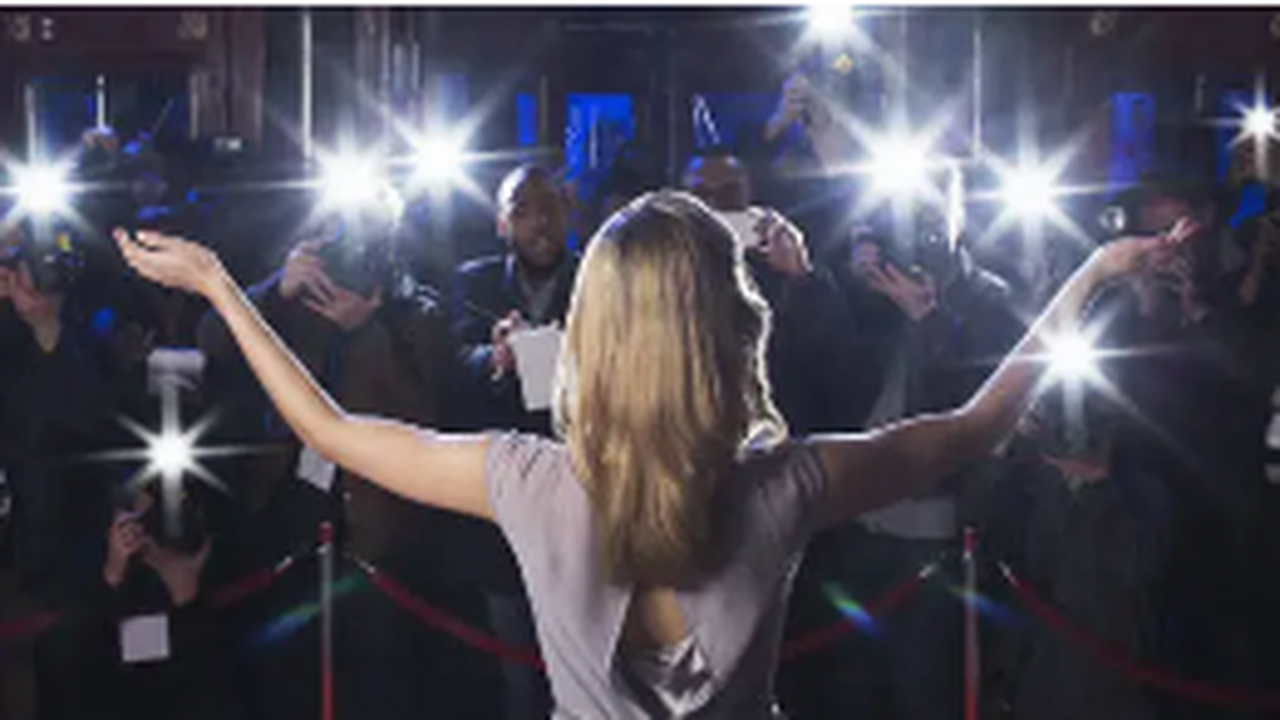 Почти половина назвала кумирами людей творчески...