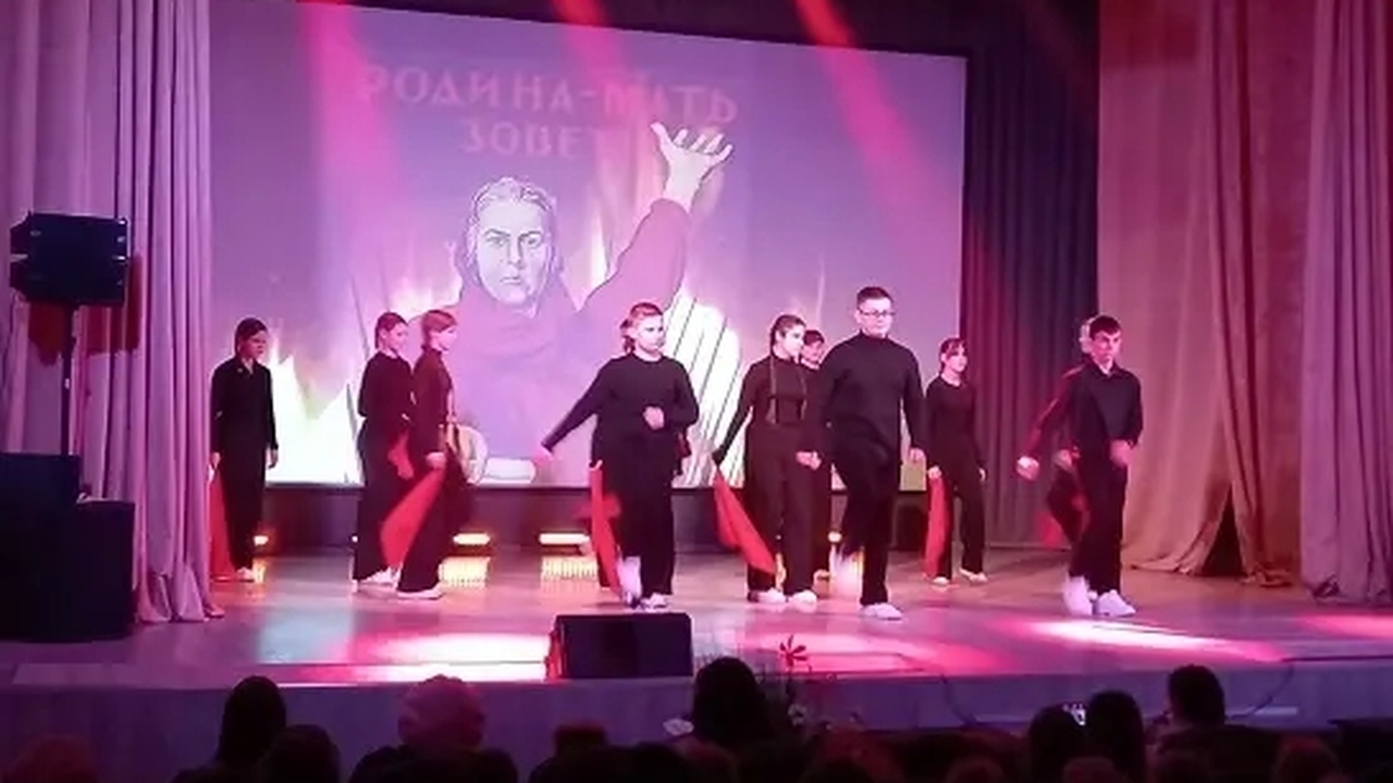 С октября 2025 года на сцене комплекса представ...
