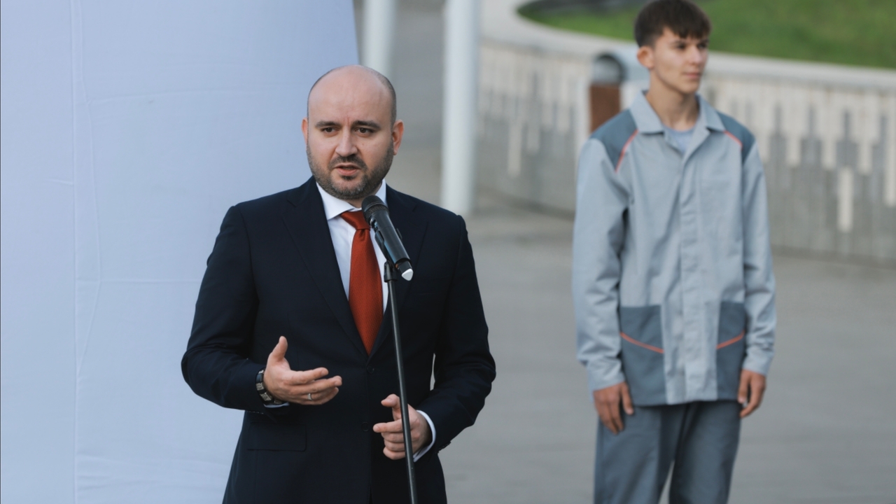 В Тольятти открыт памятник первому гендиректору АВТОВАЗа Виктору Полякову В четверг, 17 сентября, губернатор Вячеслав Фед...