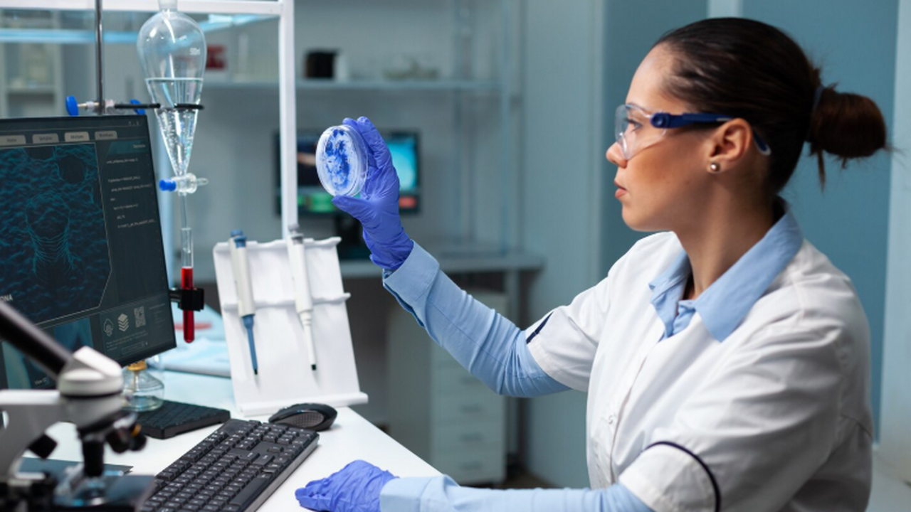 Вирусолог Елена Малинникова рассказала о рисках...