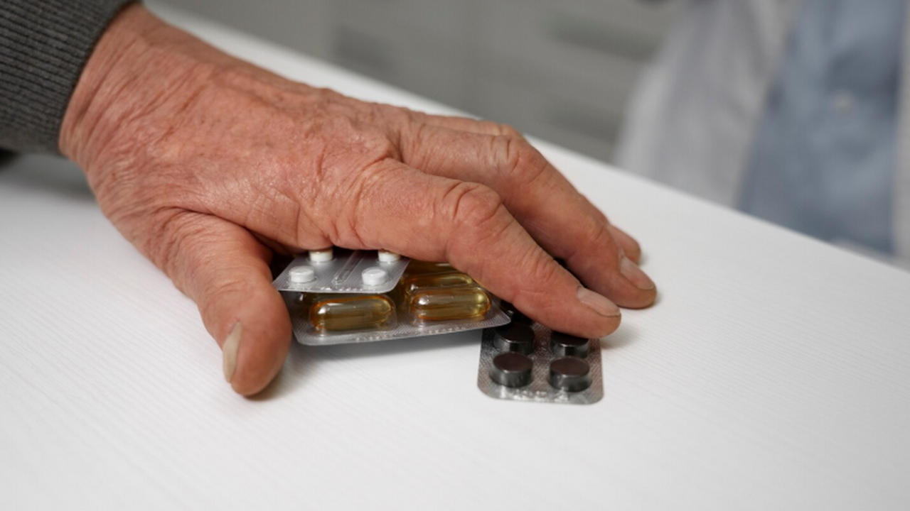 Клинические испытания с участием людей старше 7...