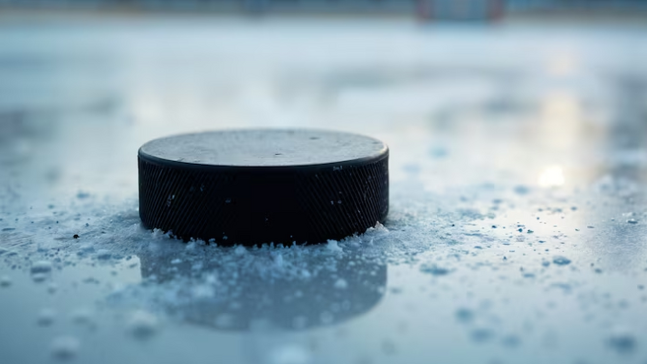 26-летний хоккеист из США спутал симптомы рака со спортивной травмой Хоккеист Дэвид Лайон не сразу обратился к врача...