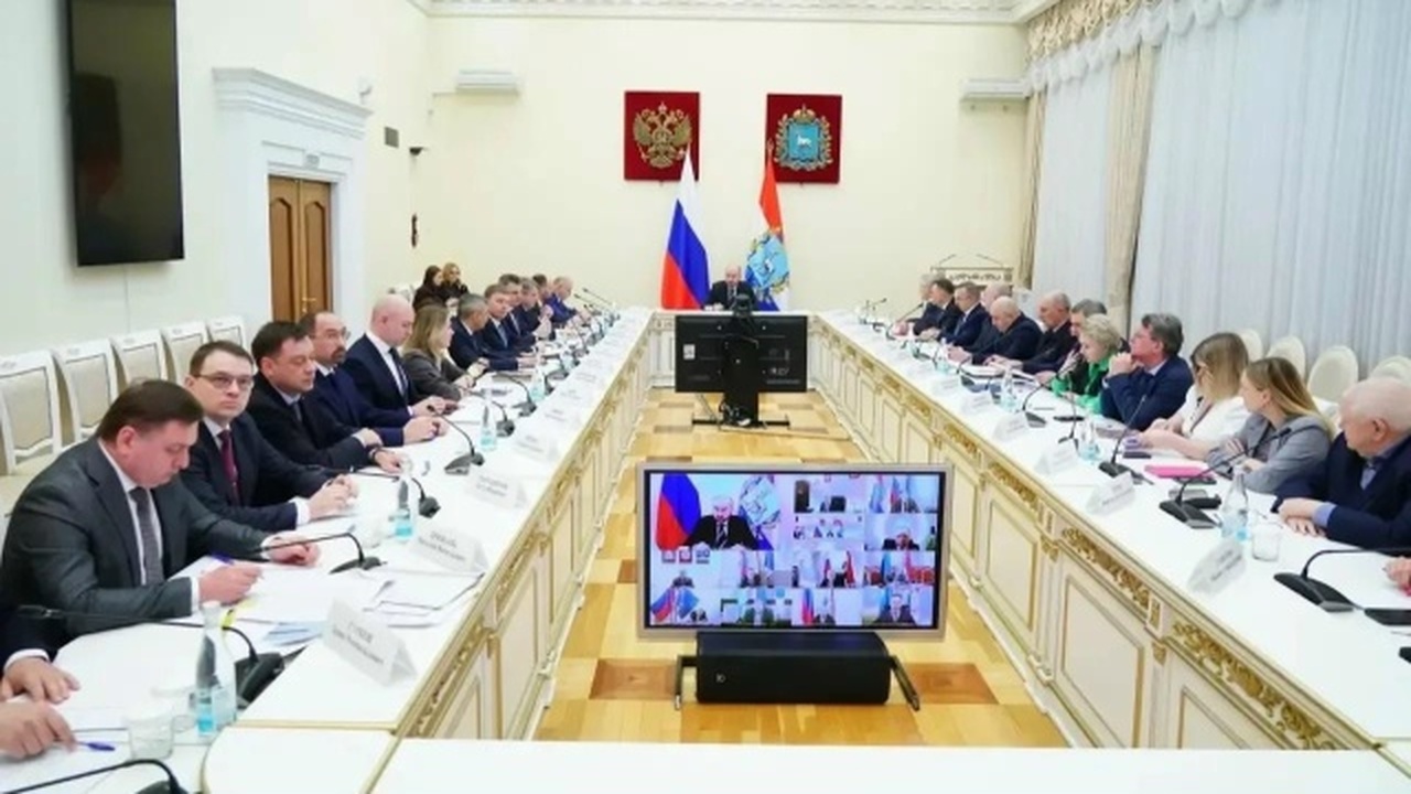 Глава региона потребовал быстрее решать проблемы жителей Самарской области ОБращения жителей были рассмотрены в ходе опера...