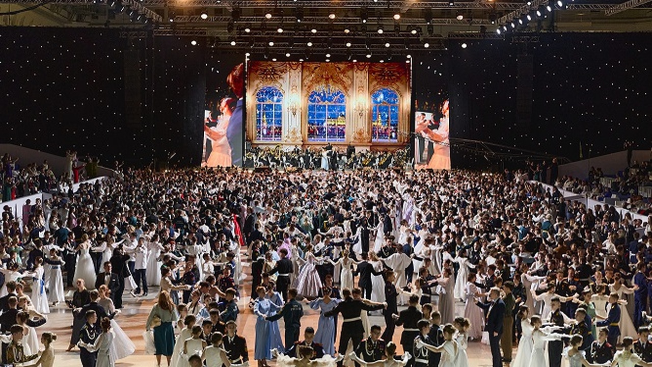 Столичный опыт для самарских кадетов: делегации региона вернулись с престижного Кремлёвского Бала. В Москве прошел X юбилейный Международный Кремл...