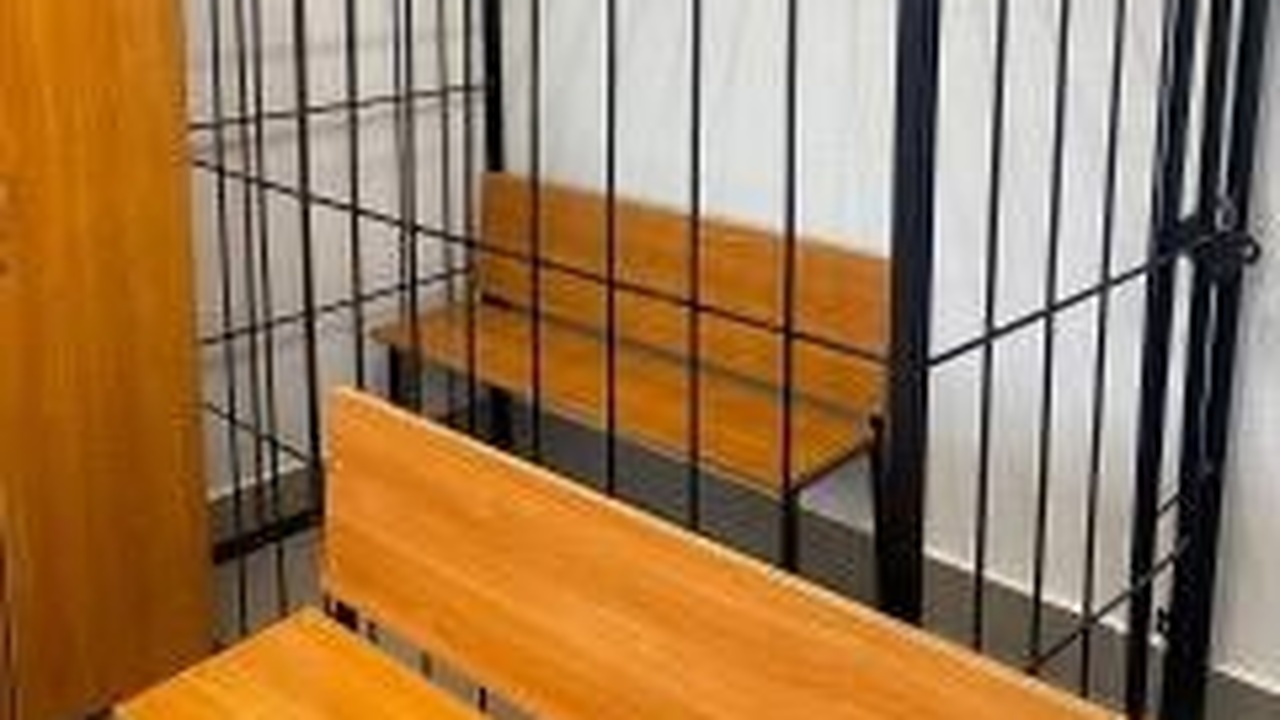 Обвиняемые полицейские отправятся в зону провед...