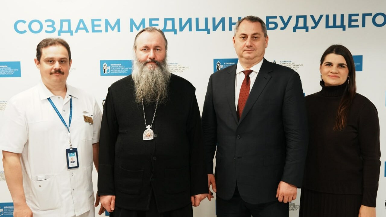 Памятник был освящен митрополитом Феодосием