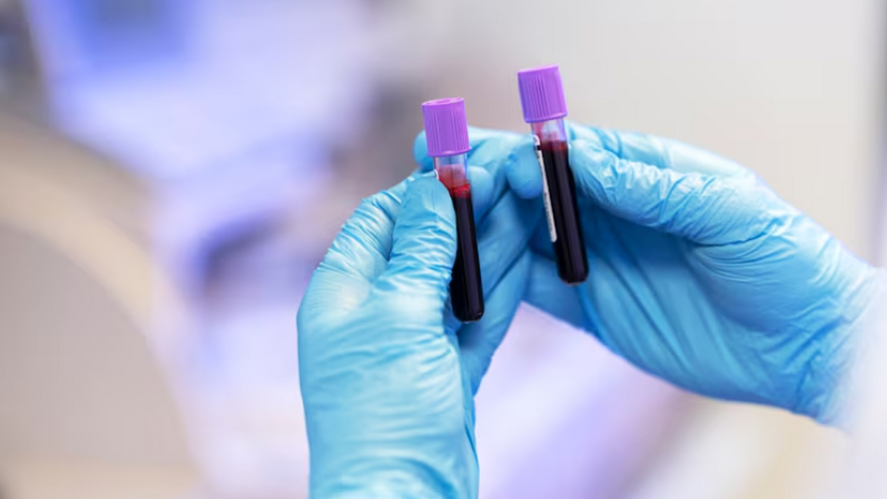 Врач-онколог объяснила, как обычный анализ кров...