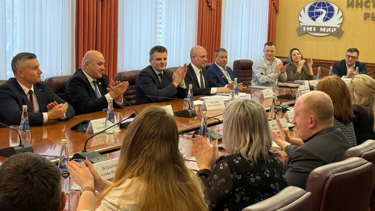 По результатам интенсива участники представили ...