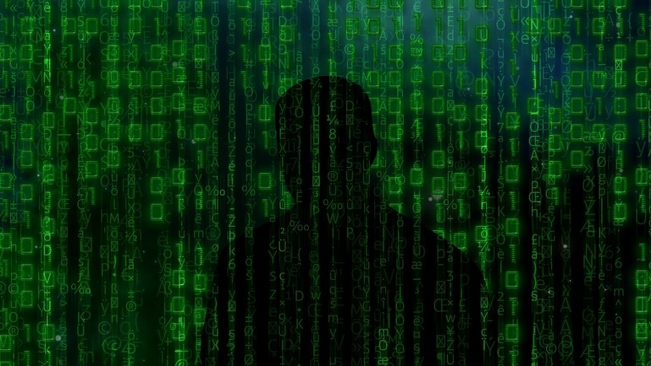 Злоумышленники убеждают несовершеннолетнего пер...