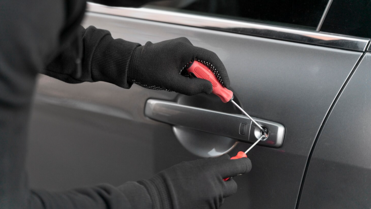 Страховые компании назвали Toyota, Lexus и друг...