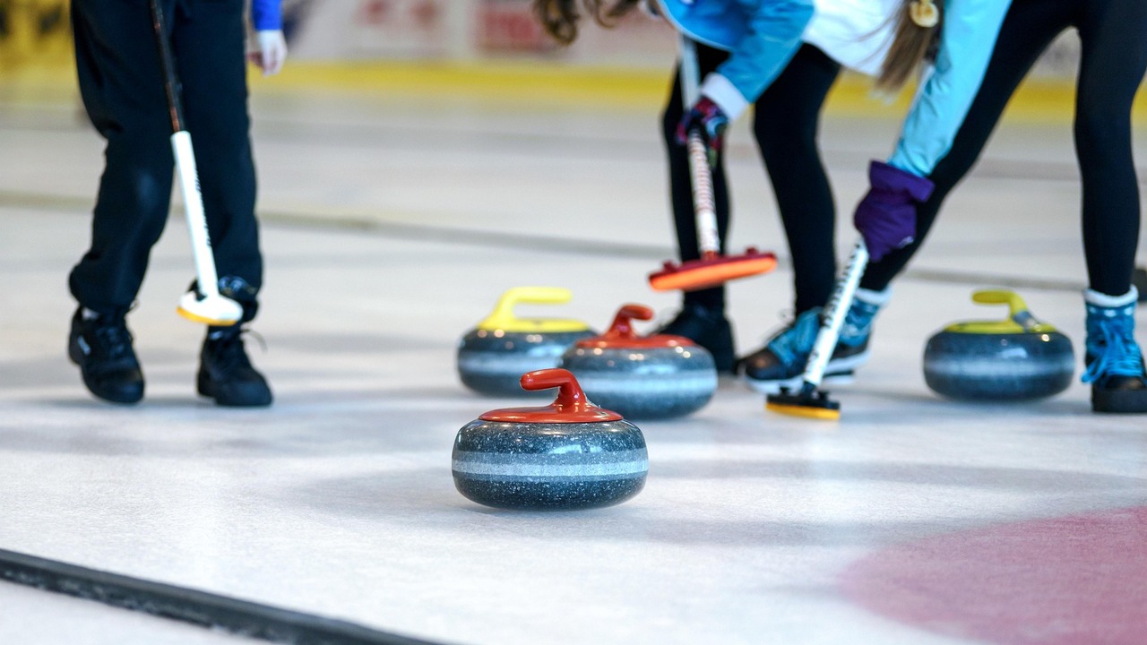 Самарская "Ипподром Арена" принимает юных керлингистов со всей России Турнир идет со 2 по 6 ноября