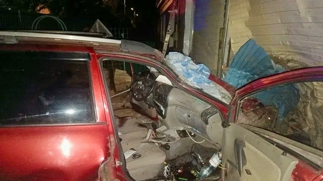 Пострадавших деблокировали сотрудники спасатель...