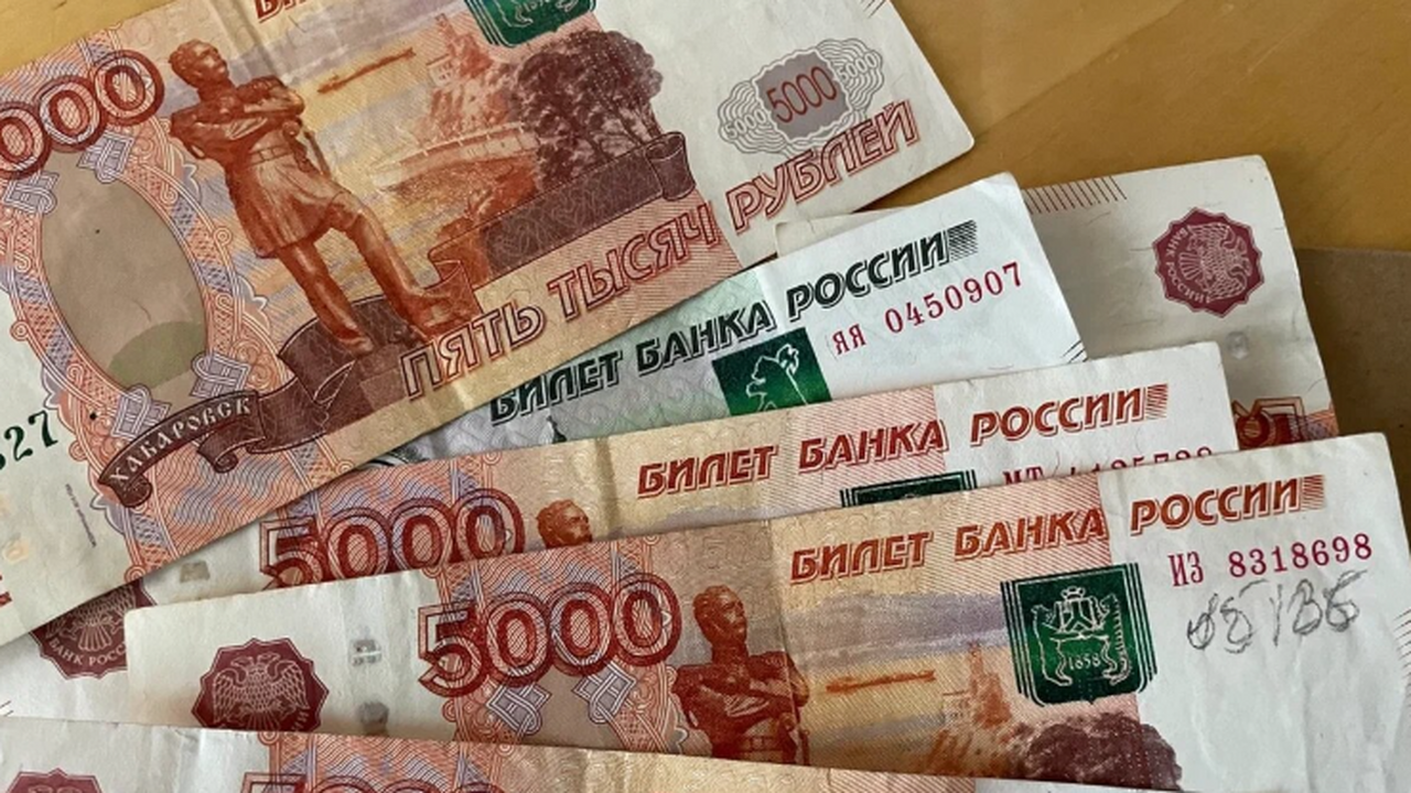 За предложение взятки инспектору ДПС водитель заплатит штраф — будет более миллиона Житель Лев-Толстовского района осужден за попыт...