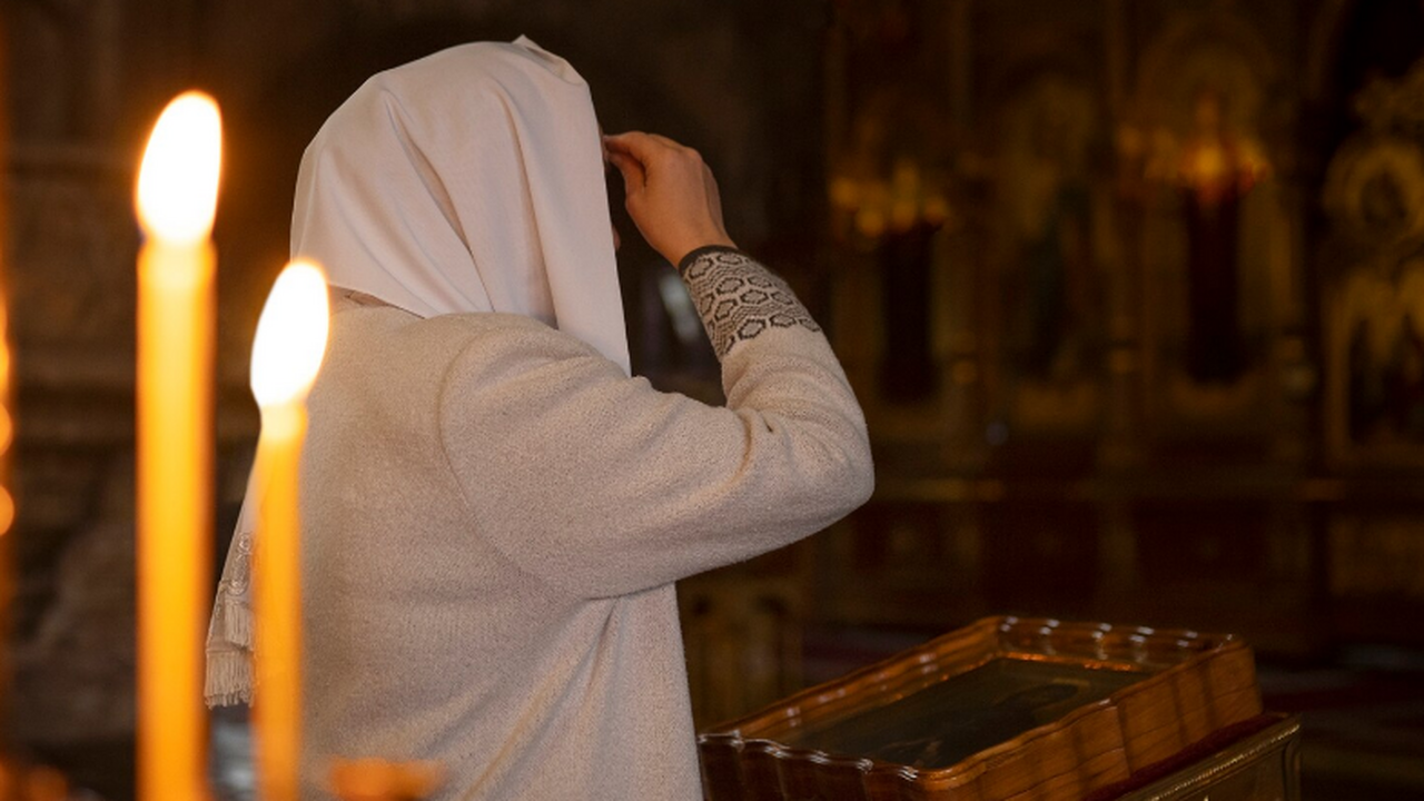 Американского туриста поразила стойкость россиян на службе в РПЦ Американец был удивлён тем, как россияне нескол...