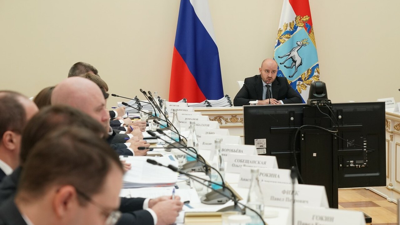 Вячеслав Федорищев поручил создать в Самарской области штаб для усиления работы по устранению последствий непогоды В понедельник, 15 декабря, на оперативном совещ...