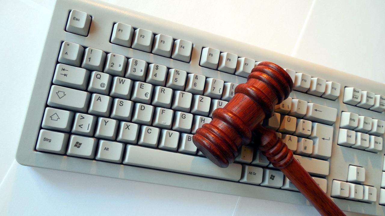 В США в судебных делах использовались придуманные ChatGPT прецеденты Юристам, использовавшим "галлюцинации" ИИ, выне...