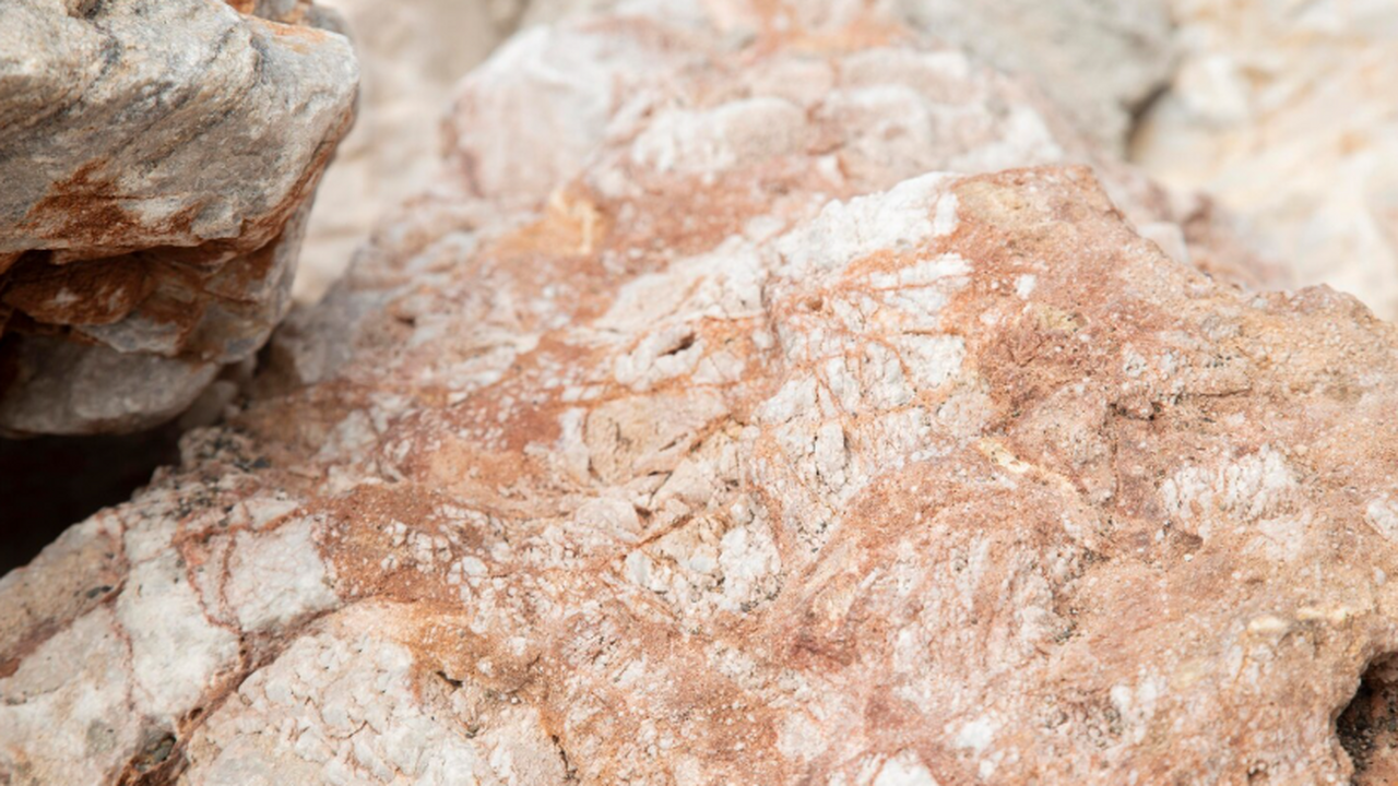 Новая серия исследований вокруг гробницы Отто I...