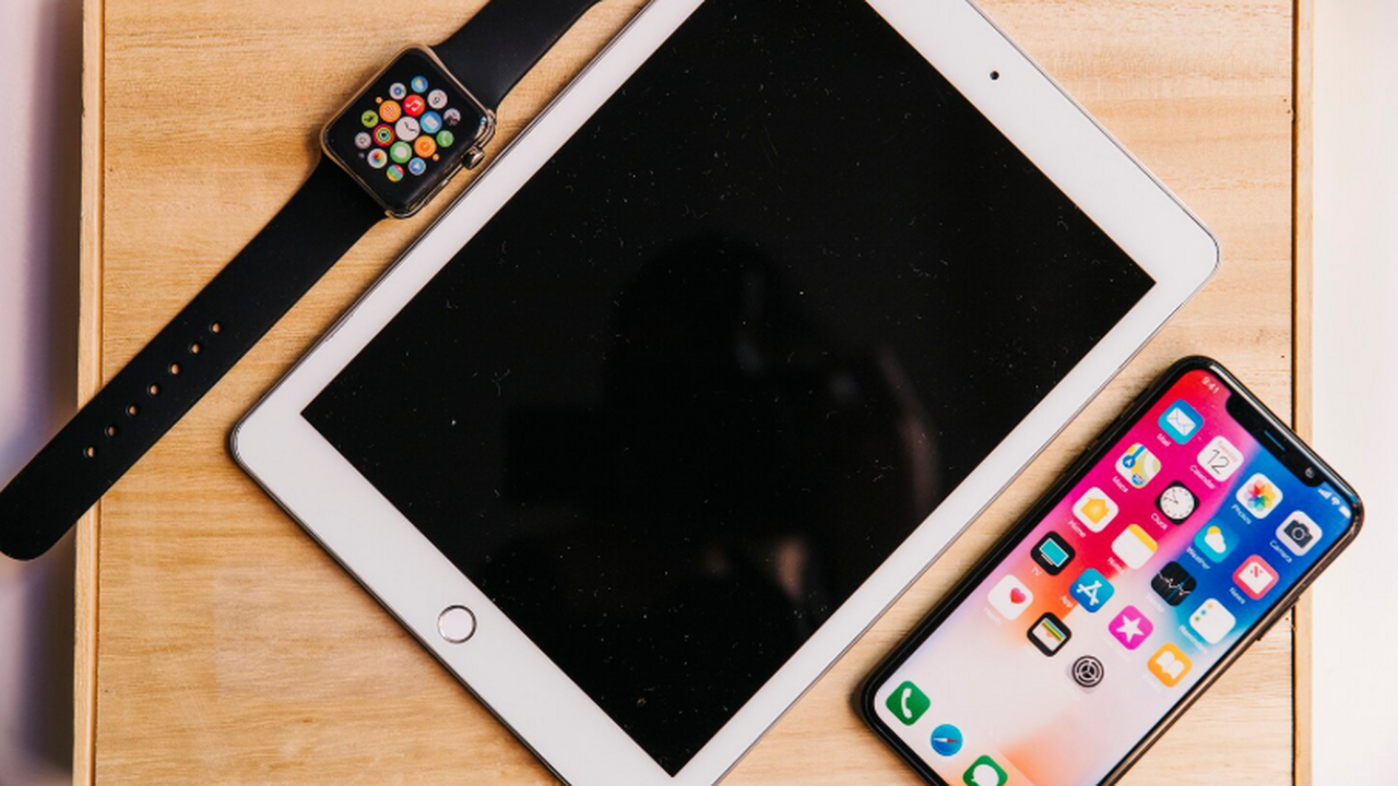 Bloomberg: Apple выпустит умные очки, кулон и AirPods с функциями ИИ Apple планирует внедрить ИИ в умные очки, кулон...