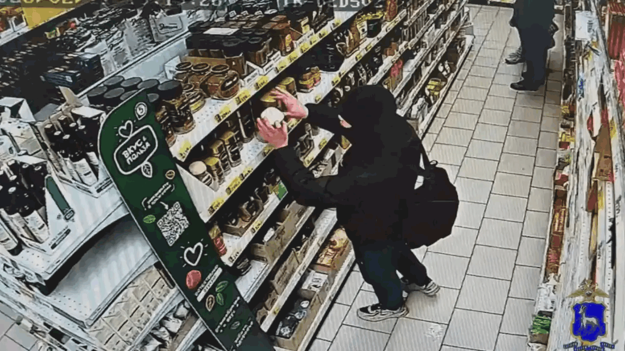 В Самарской области был задержан серийный грабитель магазинов В дежурную часть отдела полиции города Жигулёвс...