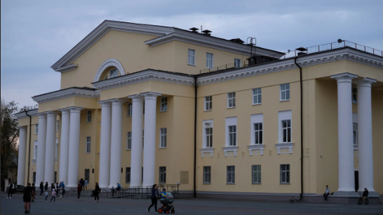 Общая стоимость контрактов составляет от 268 до...