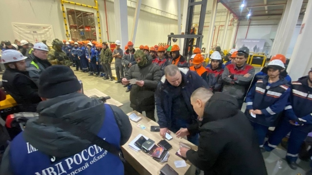 Проверено более 800 иностранных граждан