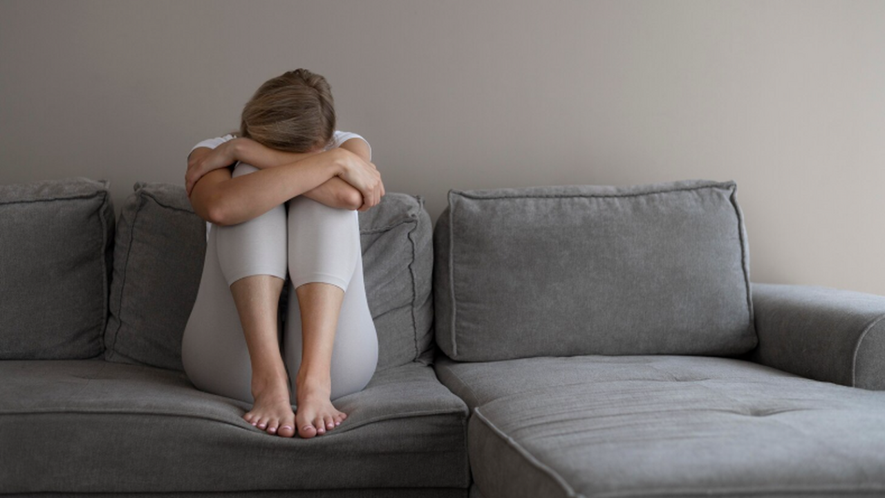 Почему сладкое связано с депрессией: учёные раскрыли механизм влияния Исследование показало связь сахара с тревожност...