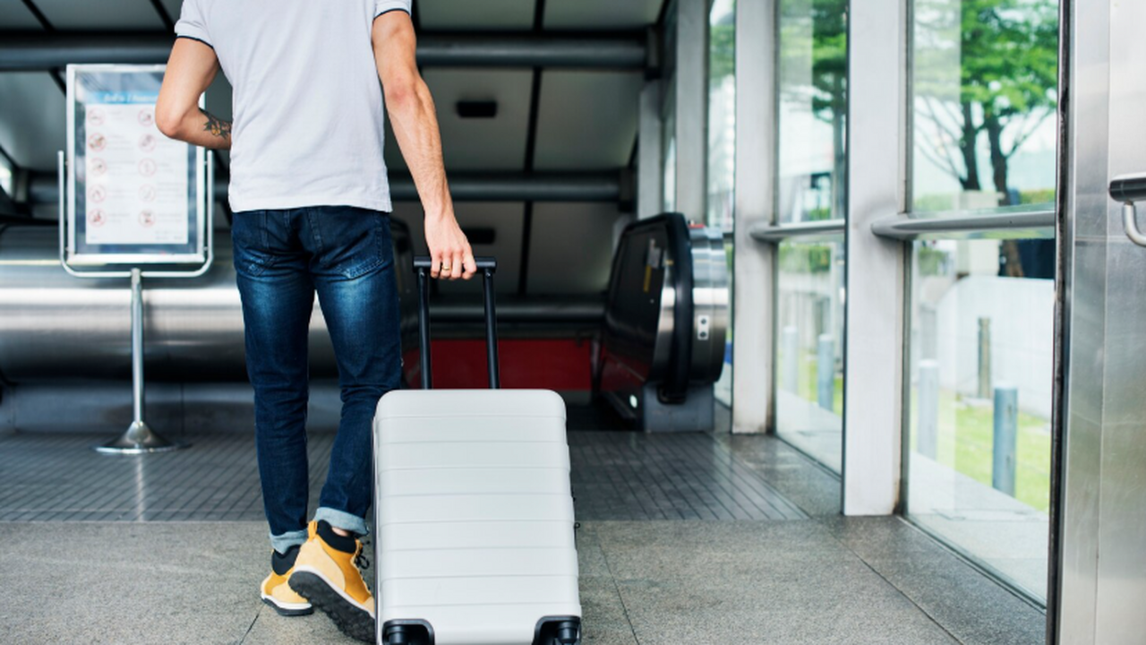 Российских туристов неделю держали как шпионов в тайском спецприемнике Пара российских путешественников, отправившихся...