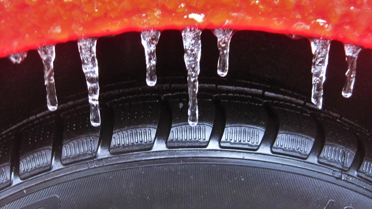 В Самарской области объявлен желтый уровень опасности из-за гололеда 17 ноября Водителей предупреждают о соблюдении особых мер...