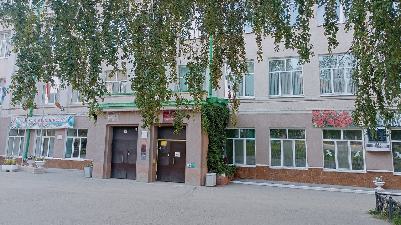 Сто баллов - 25 000 рублей: правительство Самарской области решило поощрить стобалльников ЕГЭ На эти цели из областного бюджета выделено 5,5 ...