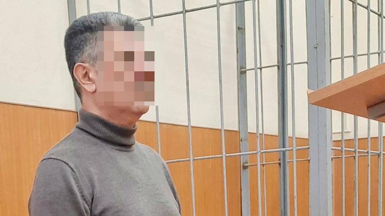 Он обвиняется в мошенничестве с земельными учас...