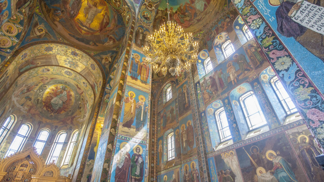 Верующие обсуждают, как правильно утилизировать ветхие иконы История со свёртком икон, найденным этой весной...