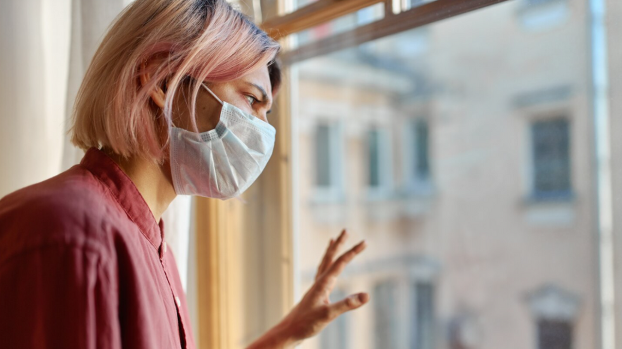 Россиянка из Калуги с самым долгим ковидом жаловалась на боли в животе Женщина из Калуги с самым долгим ковидом первон...