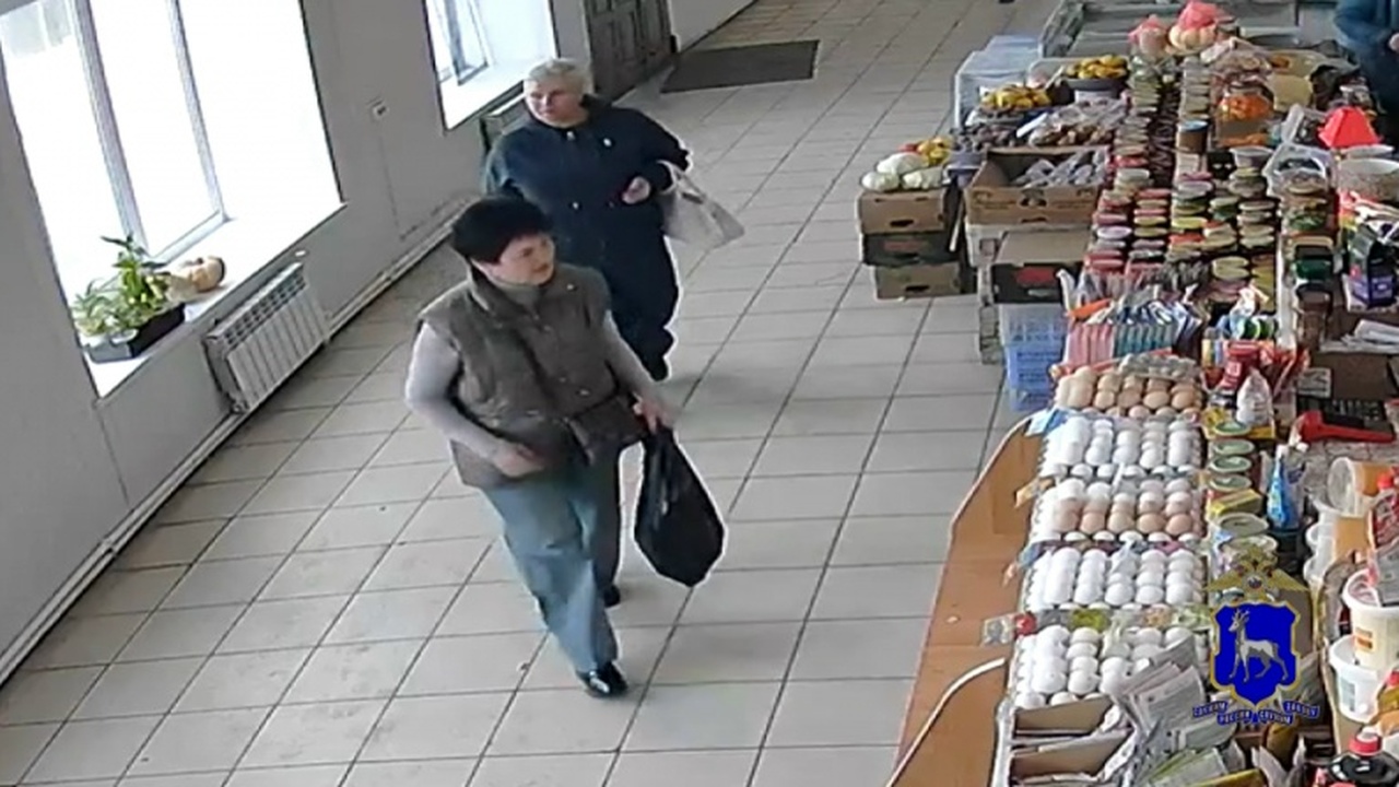 В полицию с заявлением о краже карты обратился ...