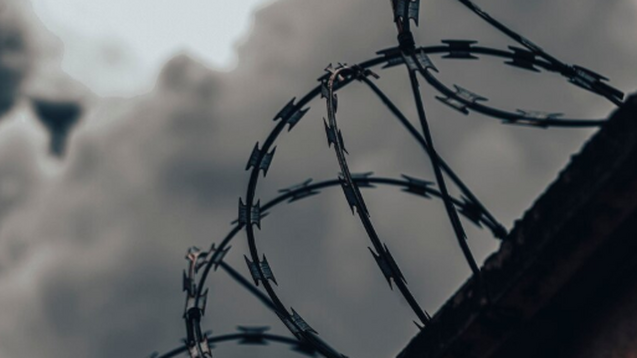 Прямо под носом у закона. В Самарской области заключённый совершил в тюрьме нечто непростительное В самарской колонии №6 обнаружили экстремиста и...