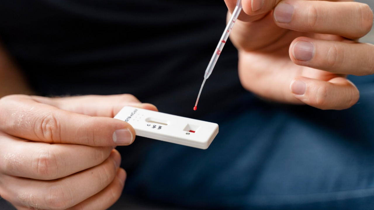 Смена основных путей передачи ВИЧ в Крыму заста...