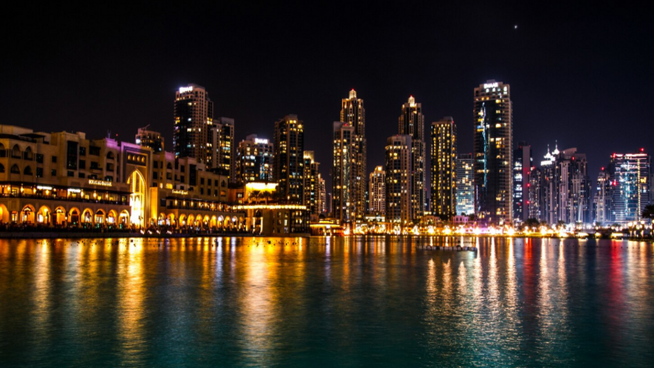 Туристы в Дубае и Абу-Даби должны учитывать экс...