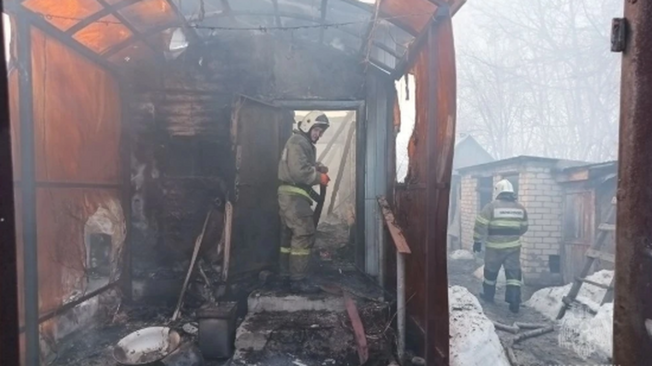 В МЧС заявили, что причиной пожара стала неиспр...