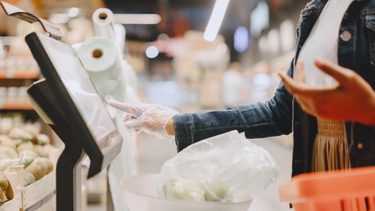 Каждый поход в магазин будет дороже: этот налог изменит привычные траты россиян Резкое подорожание товаров и услуг может стать ...