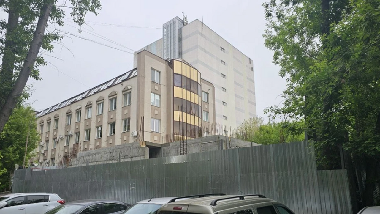 Жители категорически против. В Самаре хотят построить очередной офисник Жители Самары собирают подписи против строитель...