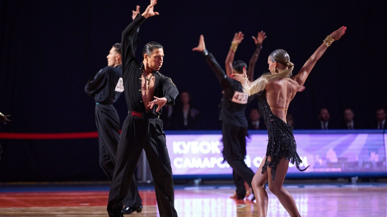 Лучшие танцоры страны борются за титул на Кубке «Жемчужина Поволжья» в Самаре Соревнования проходят в течение двух дней