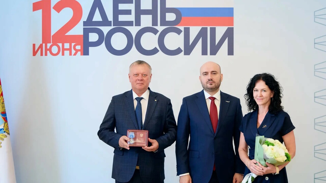 В Самаре Вячеслав Федорищев вручил госнаграды ко Дню России Сегодня Губернатор Самарской области Вячеслав Ф...