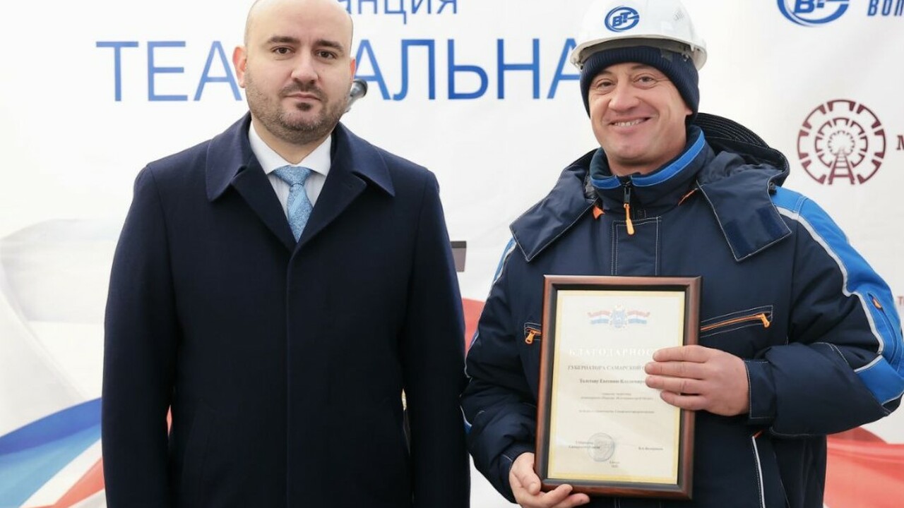 Вячеслав Федорищев и Марат Хуснуллин приняли участие в досрочном завершении проходки правого перегонного тоннеля на станции «Театральная» в Самаре В четверг, 27 ноября, в Самаре на строящейся ст...
